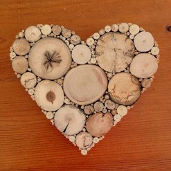 kleines Herz aus Holz